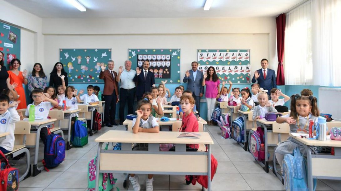 Valimiz Sayın Hasan ŞILDAK Cumhuriyet İlkokulunda Uyum Eğitimine Başlayan Öğrencileri Ziyaret Etti.